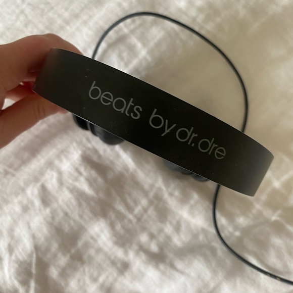 Gently used beats headphones - Picture 4 of 5